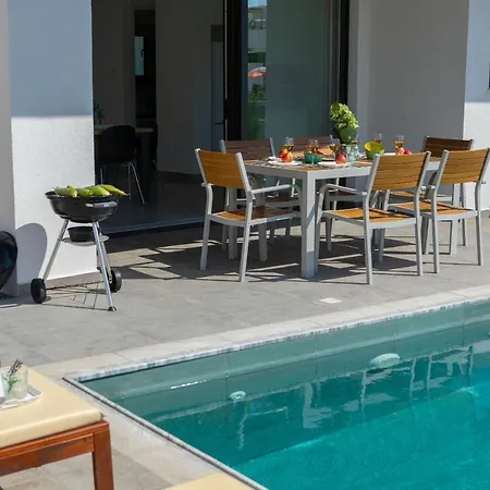 Yria, Walking Distance To Coral Bay Villa *