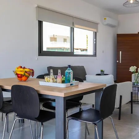 Yria, Walking Distance To Coral Bay Villa