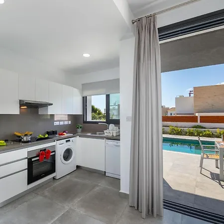 Yria, Walking Distance To Coral Bay Villa *
