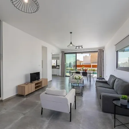 Yria, Walking Distance To Coral Bay Nicosia