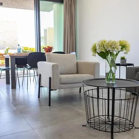 Yria, Walking Distance To Coral Bay Villa