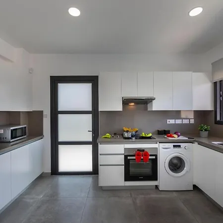 Yria, Walking Distance To Coral Bay Villa Nicosia